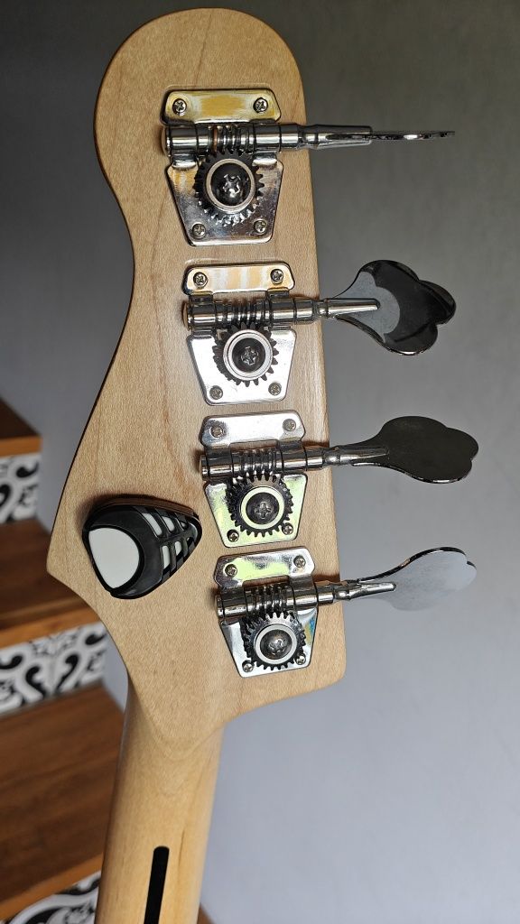 Gitara basowa Fender Jazz Bass. Kopia.