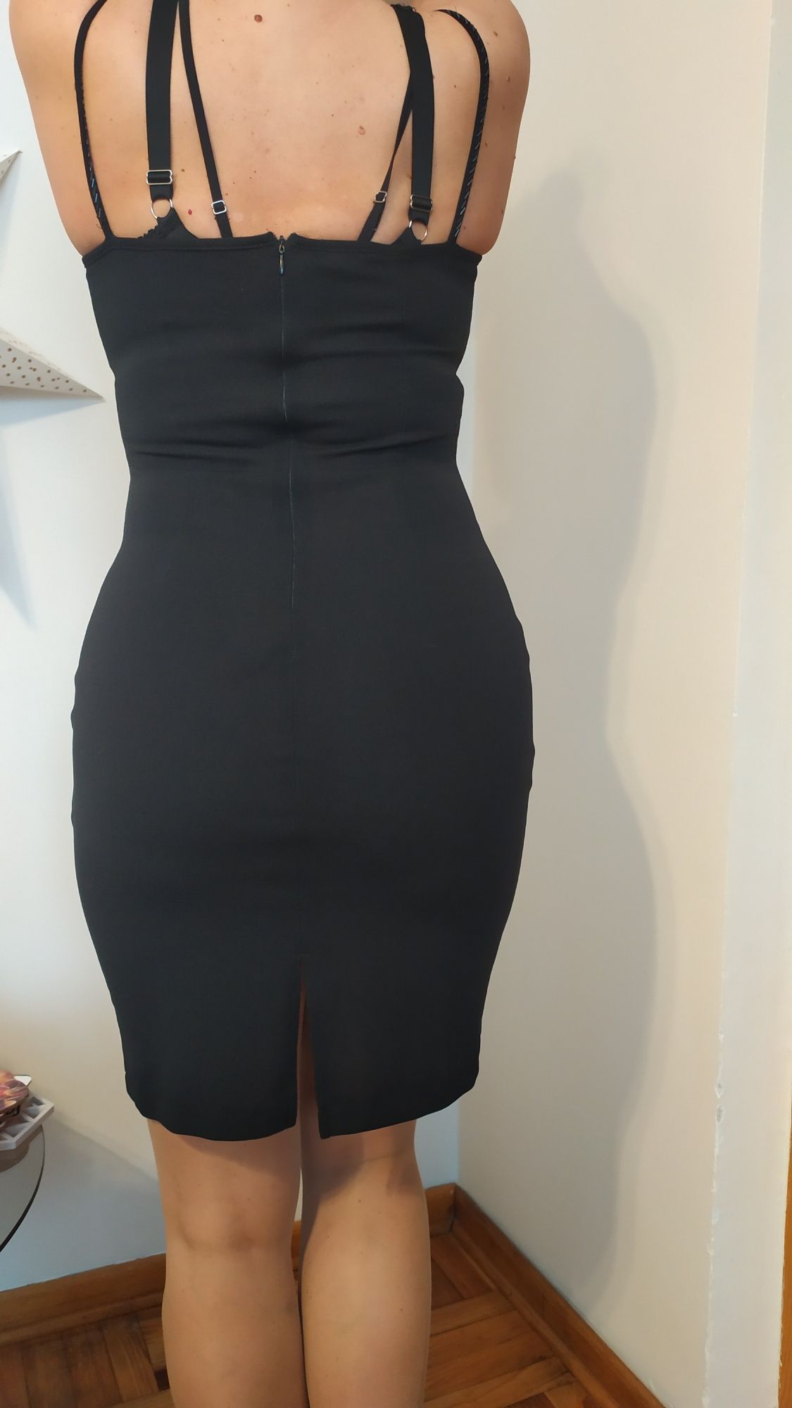Czarna półmetek studniówka sukienka mini czarna 38 r.m