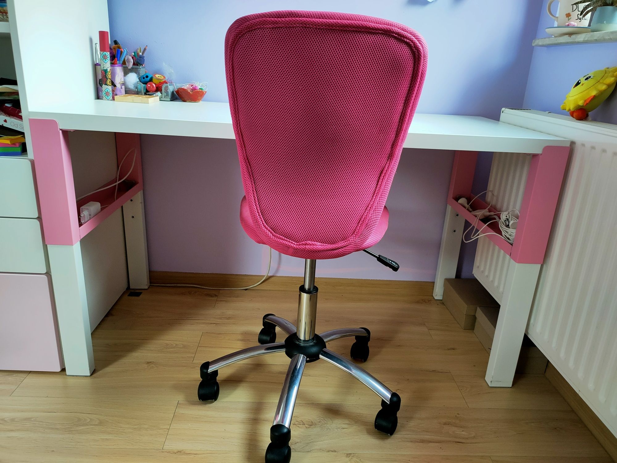 Meble młodzieżowe IKEA SMASTAD dziewczynka
