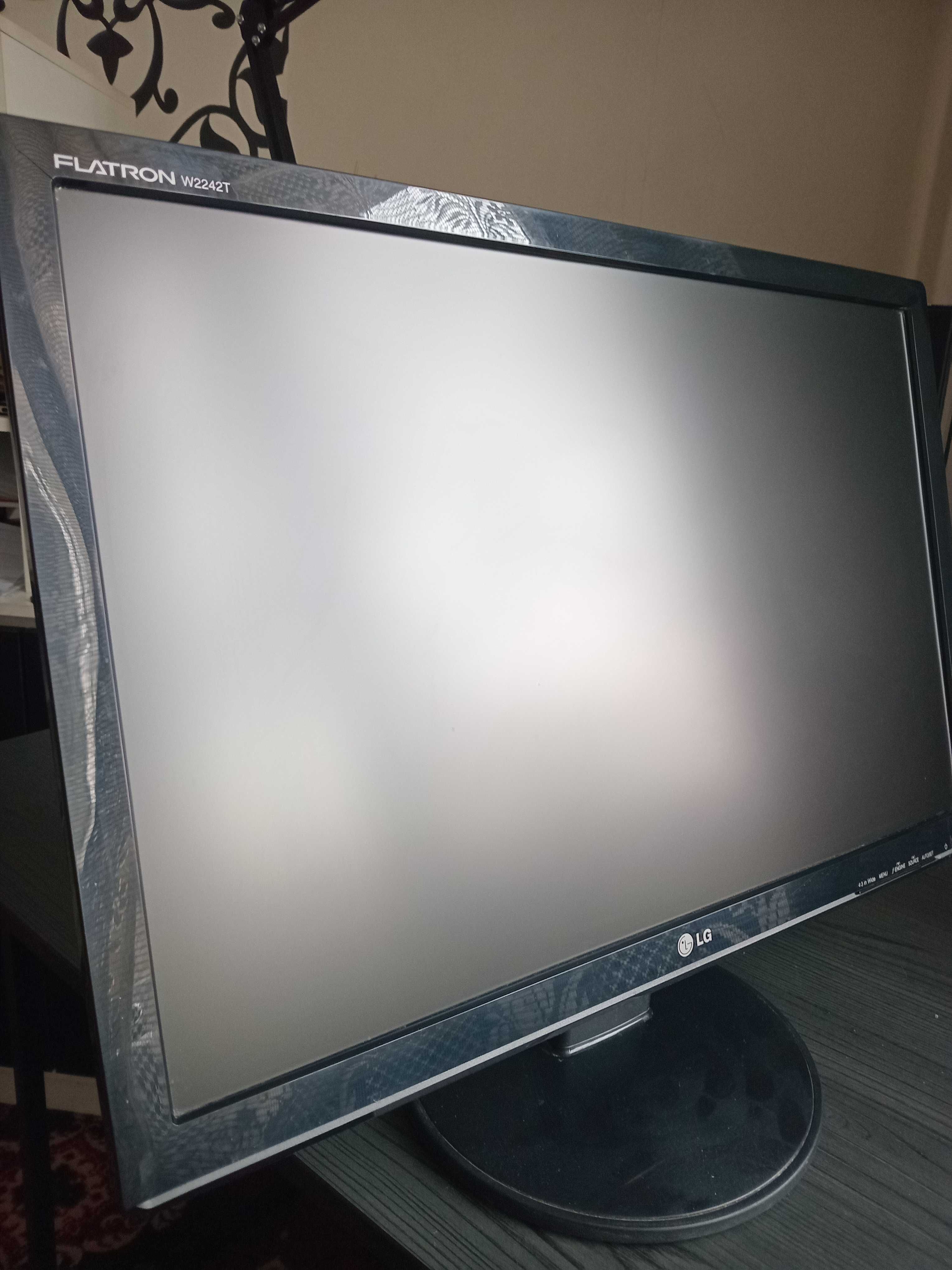 продам Монітор  22" LG Flatron W2242T, Широкий