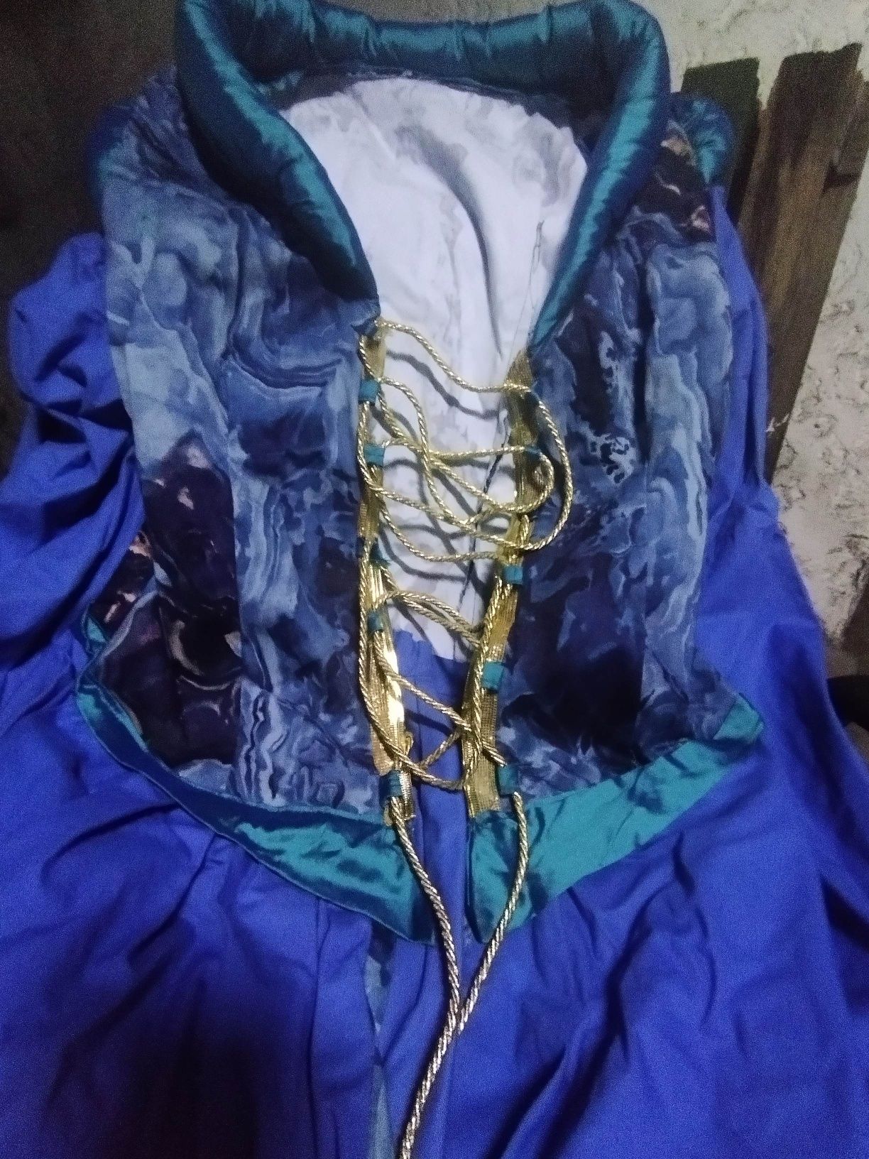 Vestido medieval de rainha/princesa para feira medieval ou carnaval