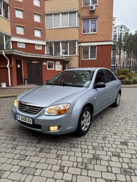 Кia cerato на повному ходу