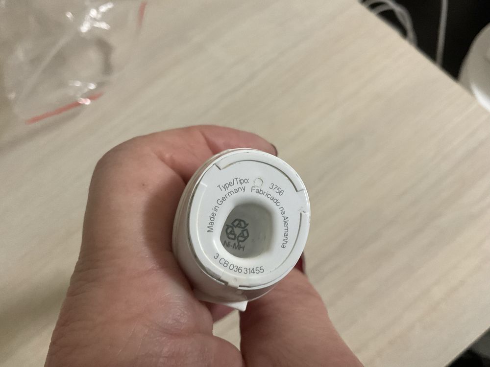 Электрическая зубная щетка BRAUN Oral - B