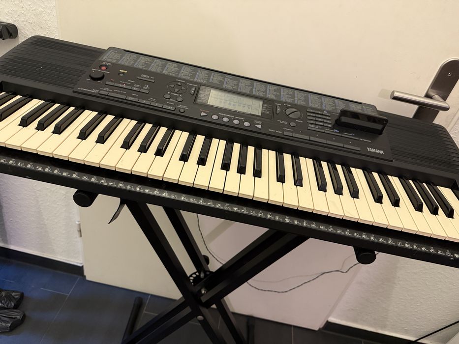 Синтезатор Yamaha psr 320