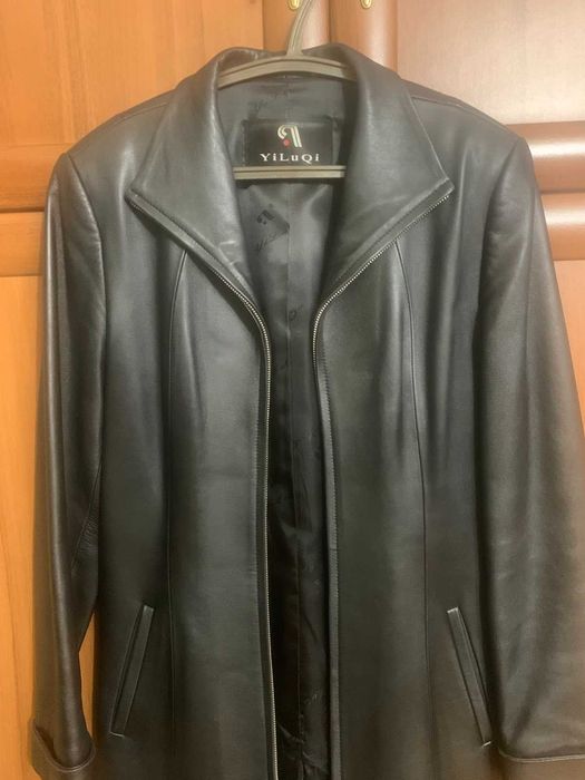 Жіночій плащ шкіряний