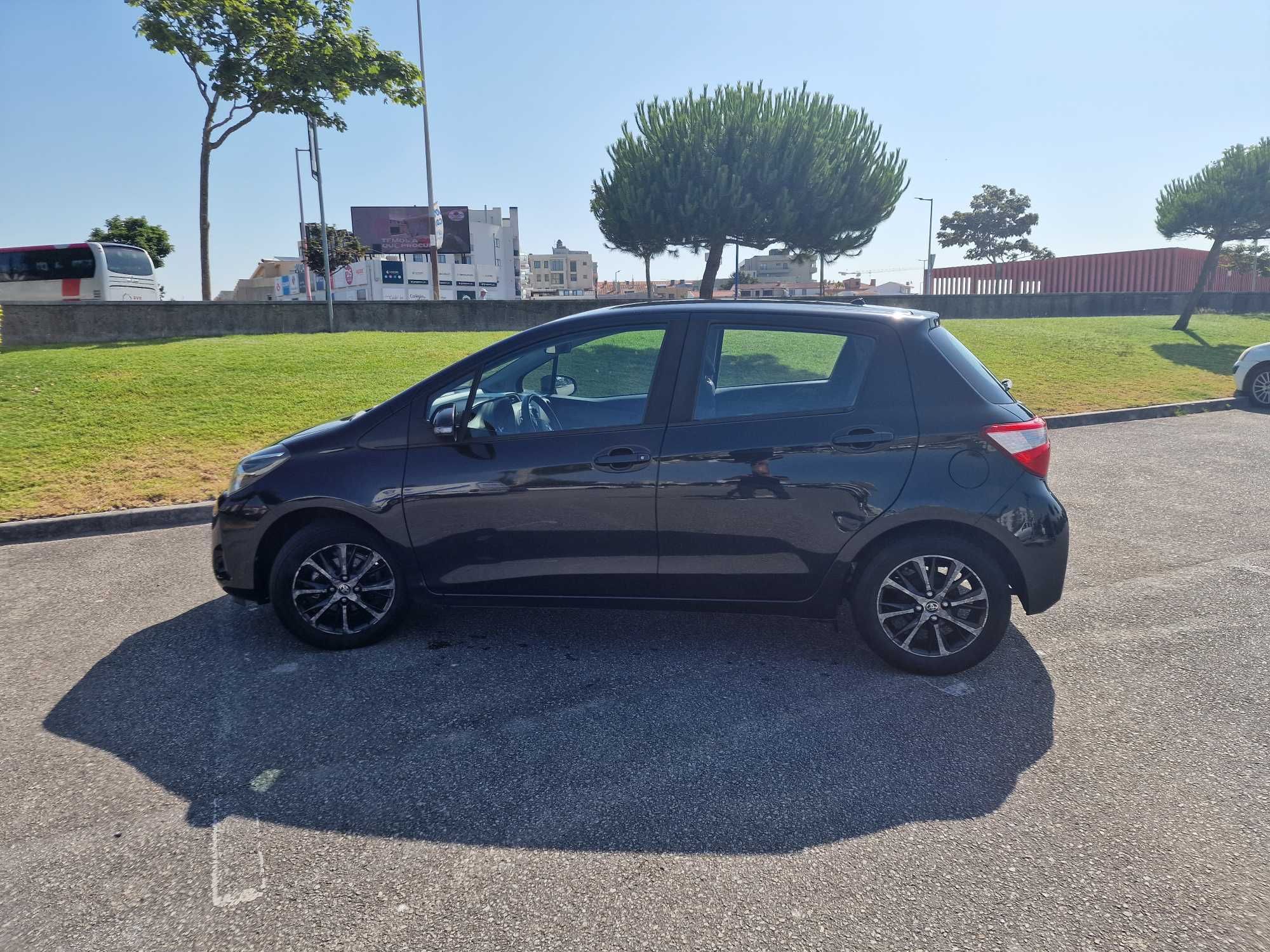 Toyota Yaris  1.0 Gasolina ano 2019, com 76.000 km reais