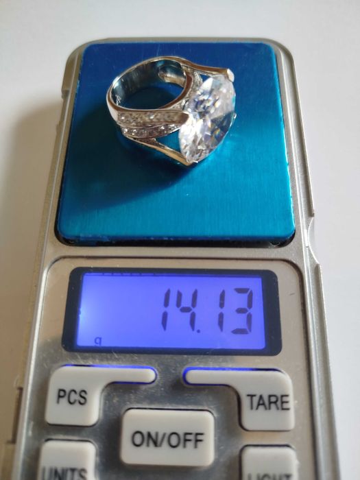 Srebrny pierścionek z kamieniem 925