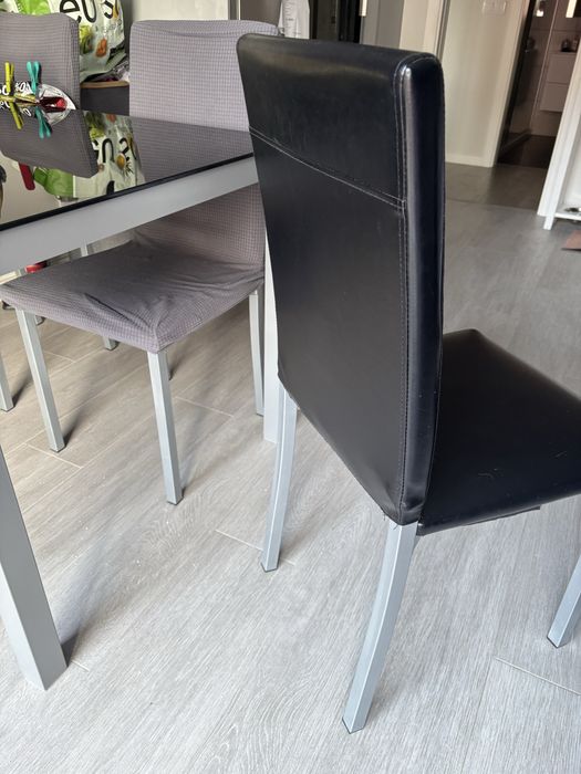 Conjunto Mesa de Vidro Preto + 4 Cadeiras - Ótimo Estado