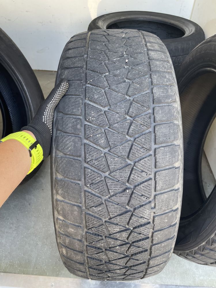 Шини Bridgestone Blizzak DM-V2 245/55 R19
