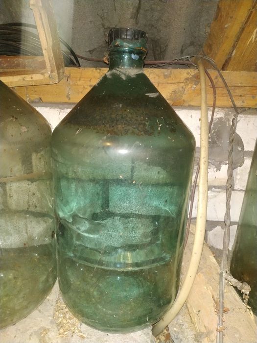 Посуд різній в гарному стані