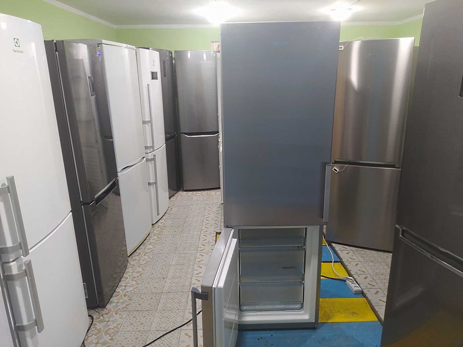Холодильник Gorenje з морозильною камерою