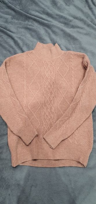 Sweter pudrowy róż