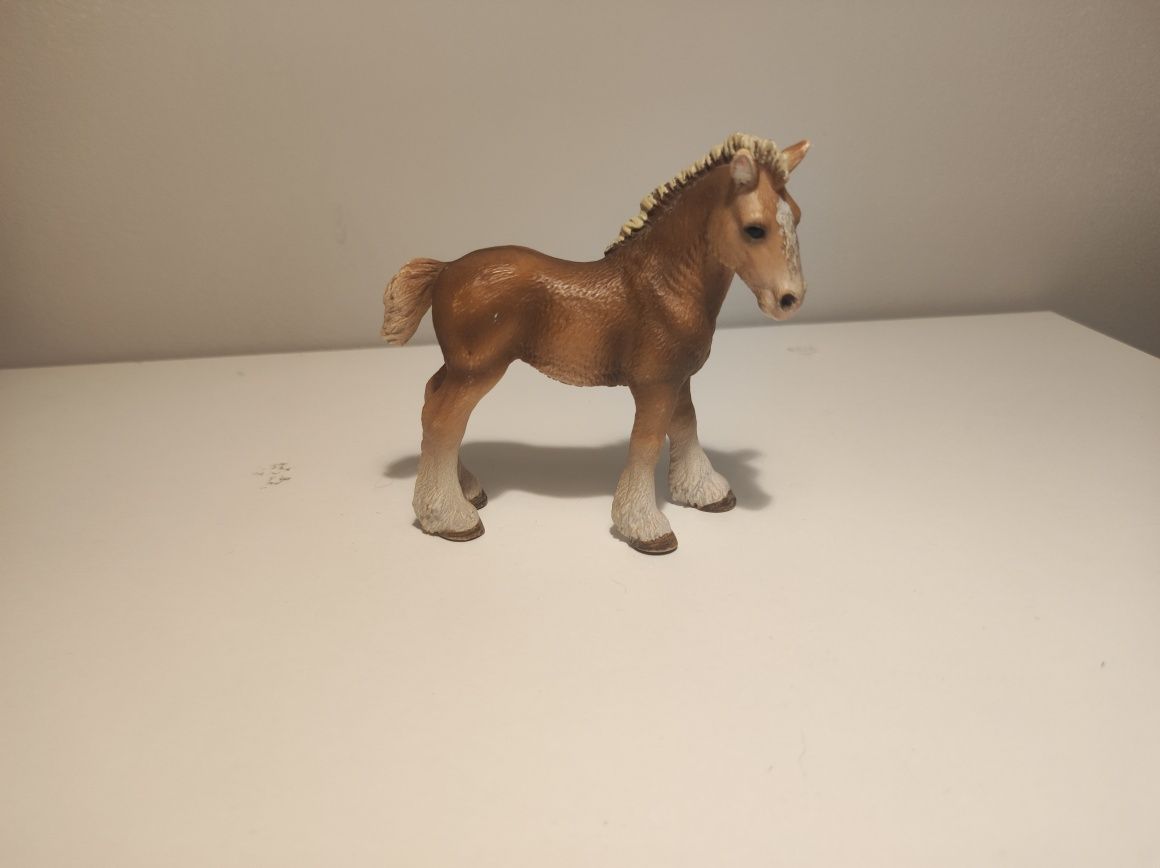 figurki koni schleich i collecta