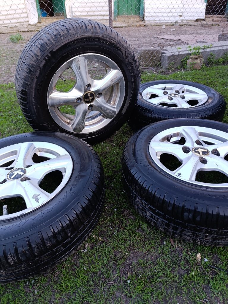 Продам комплект,13r.літо.