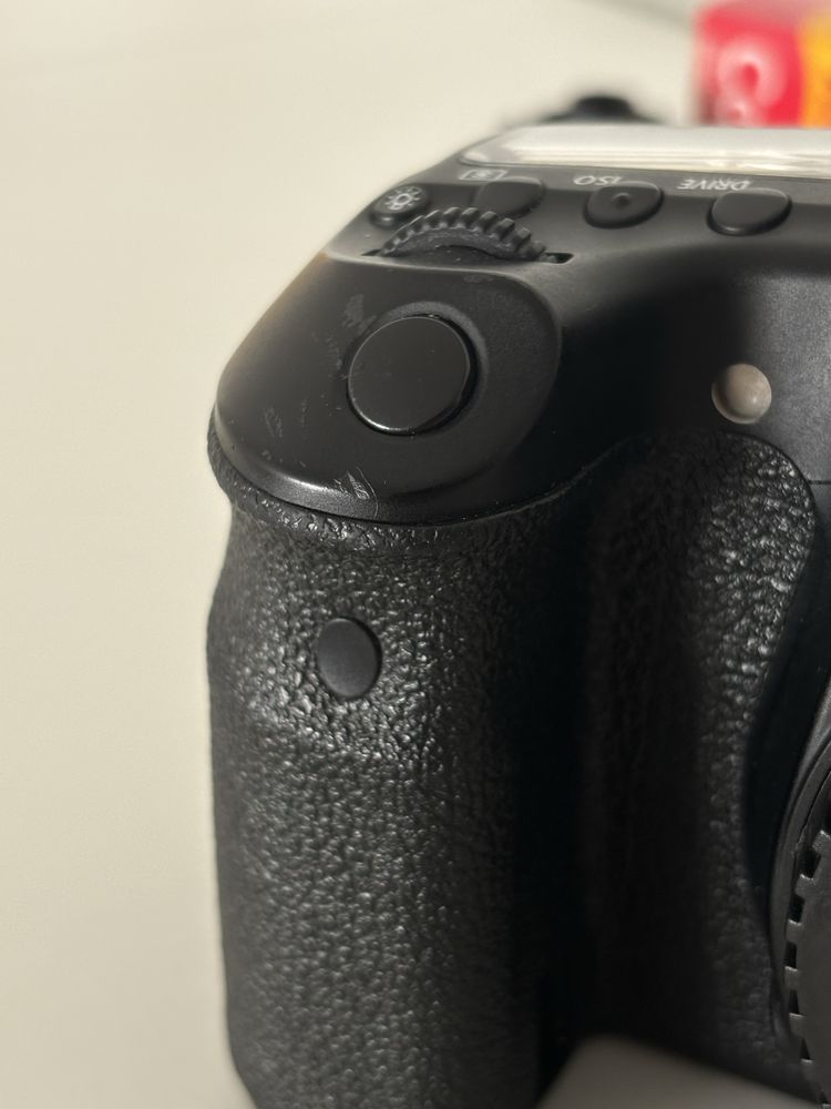 Camera Canon DSLR EOS 60D - 18MPx Semi-profissional