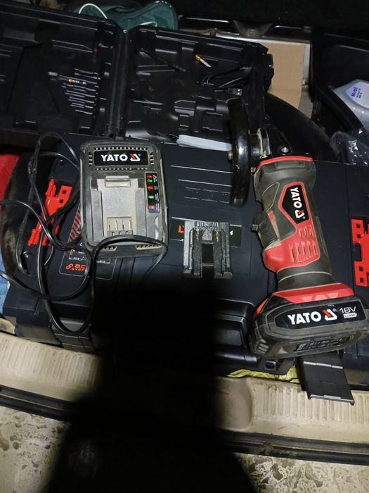 Акумуляторна болгарка YATO