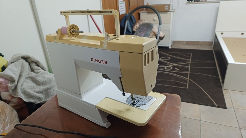 Máquina costura Singer