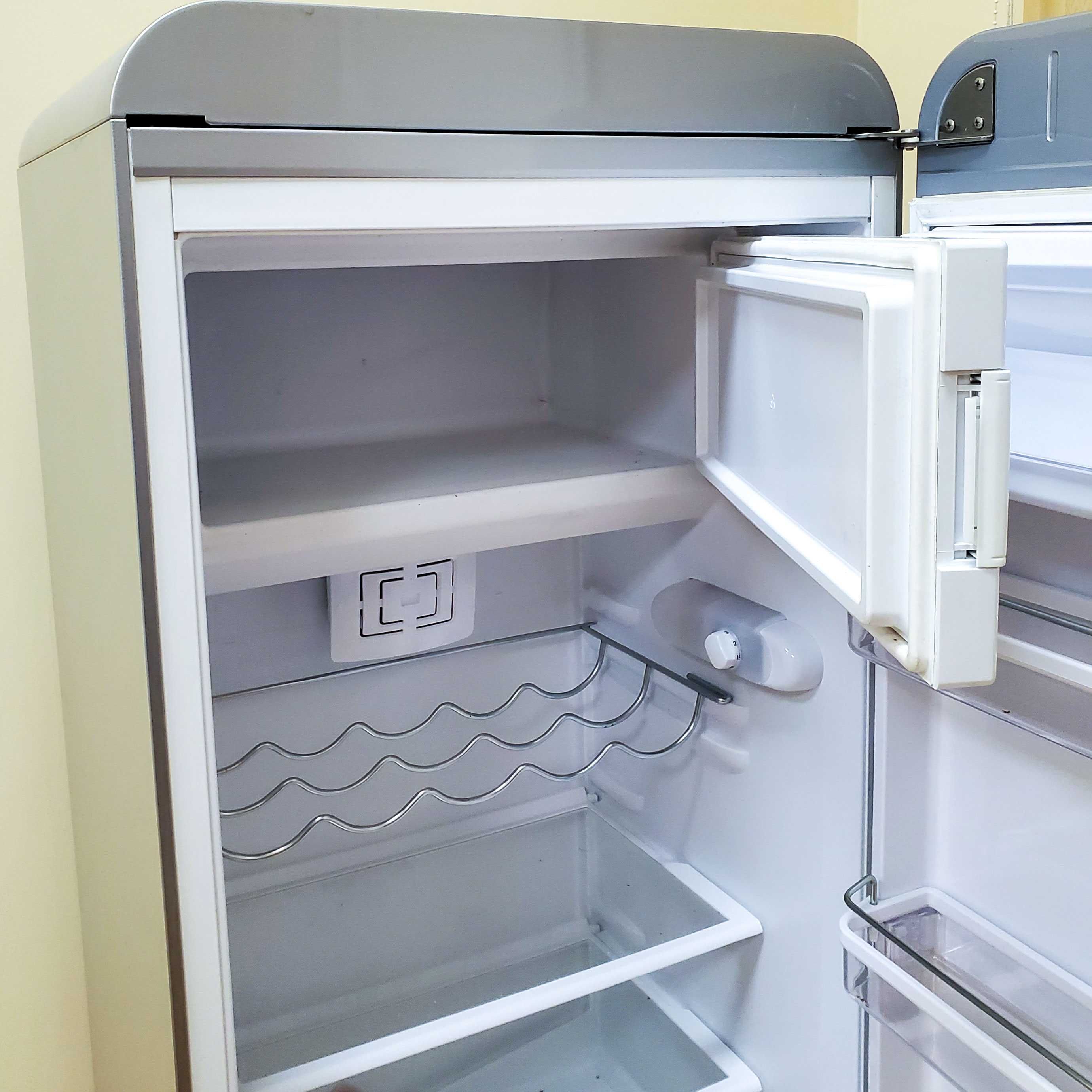 Smeg FAB28RX холодильник cрібний комбінований ретро стиль