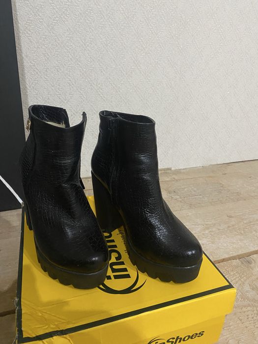 Сапоги/чоботи /шкіряні