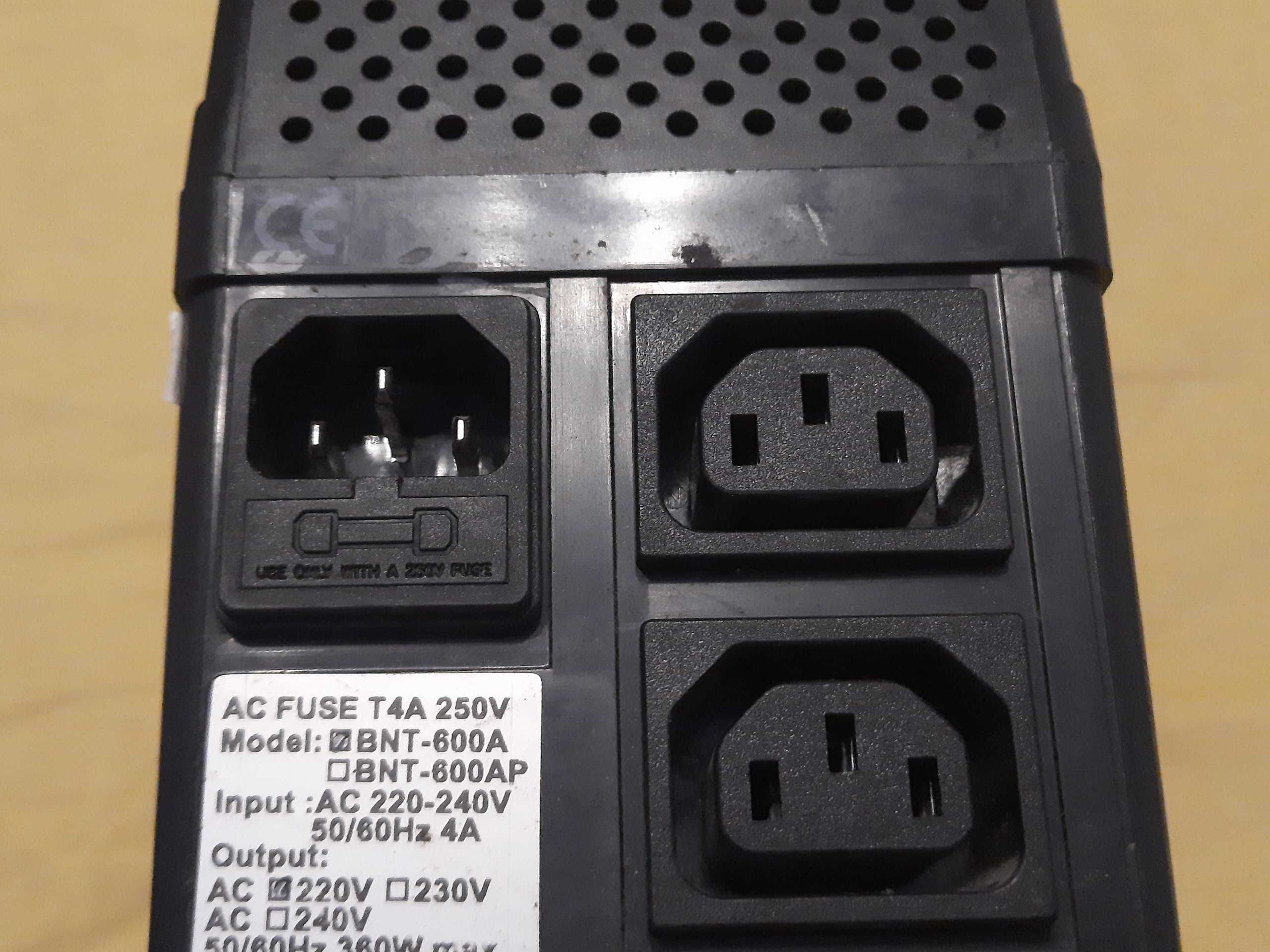 Інвертор ДБЖ Powercom BNT-600A
