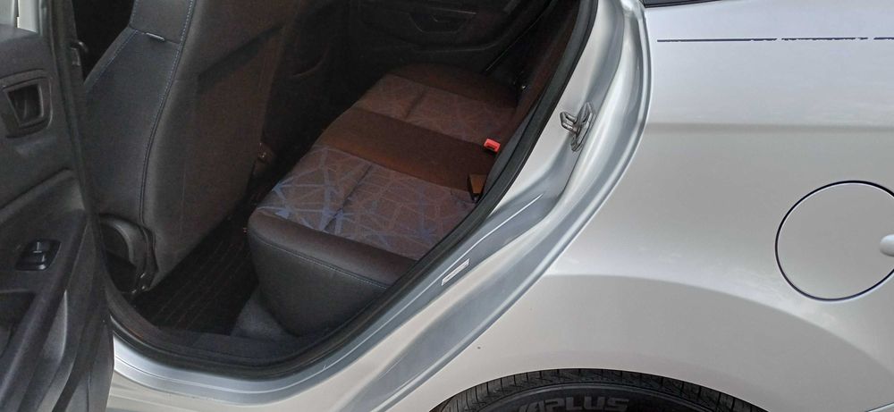 Ford Fiesta 1.6 Автомат 2011 року в гарному стані