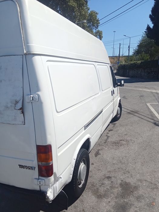 Ford Transit teto alto