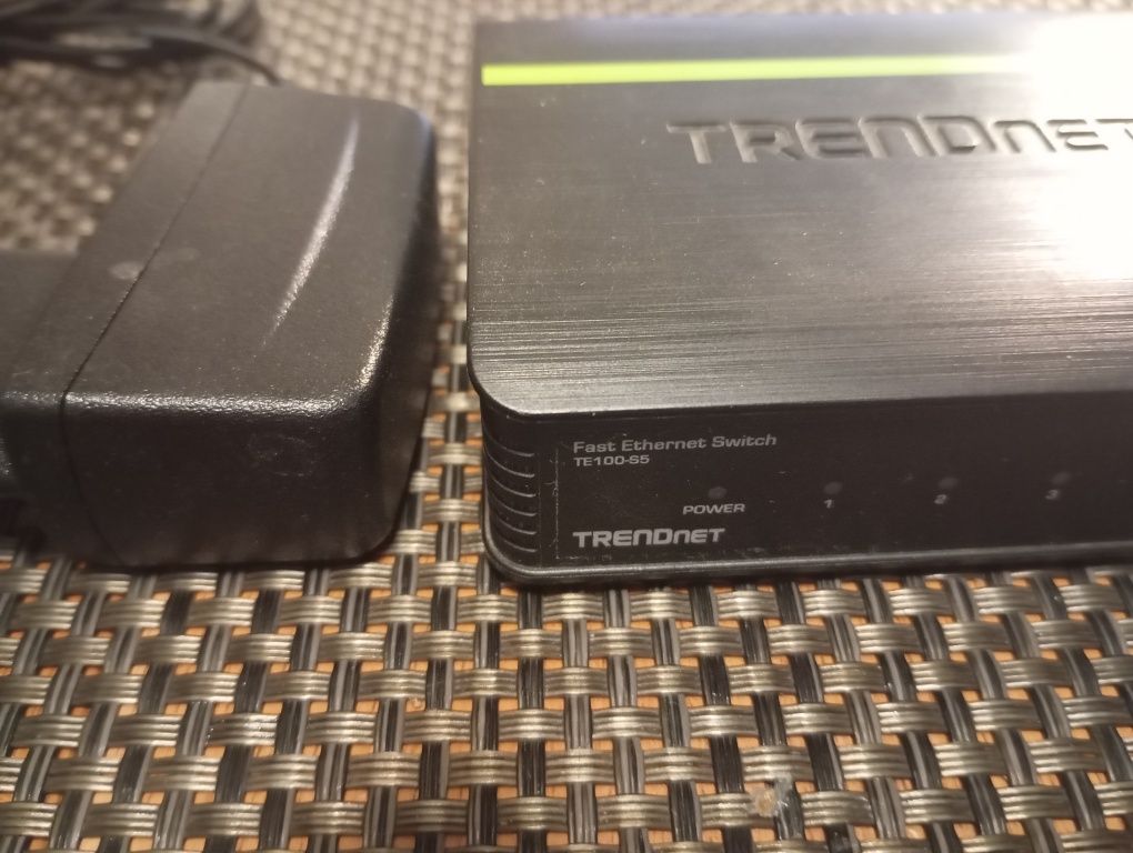 Світч комутатор TrendNet TE 100 Fast Ethernet Switch