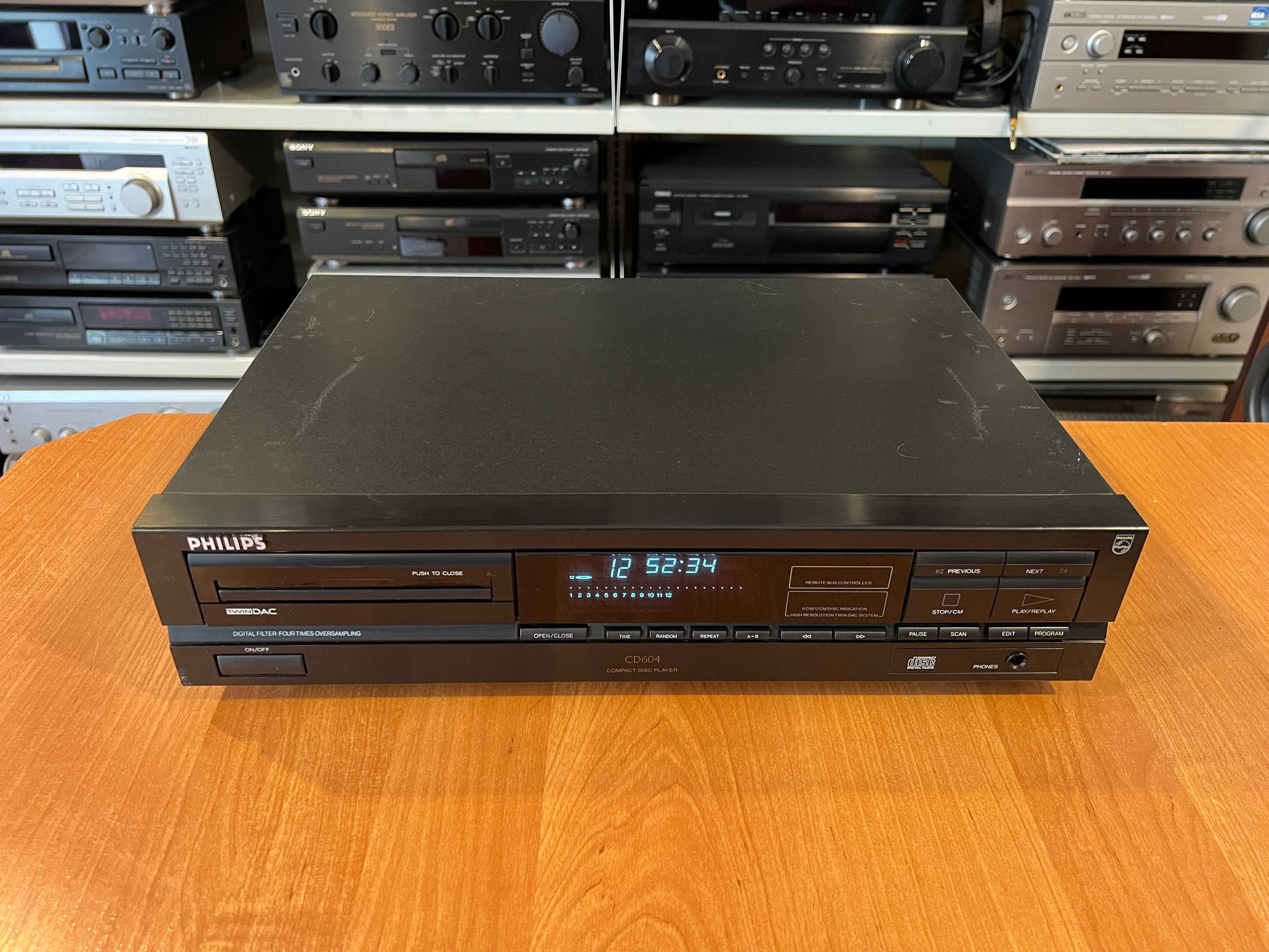 Odtwarzacz płyt CD Philips CD604 Audio Room