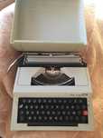 Máquina de escrever Olivetti Portátil