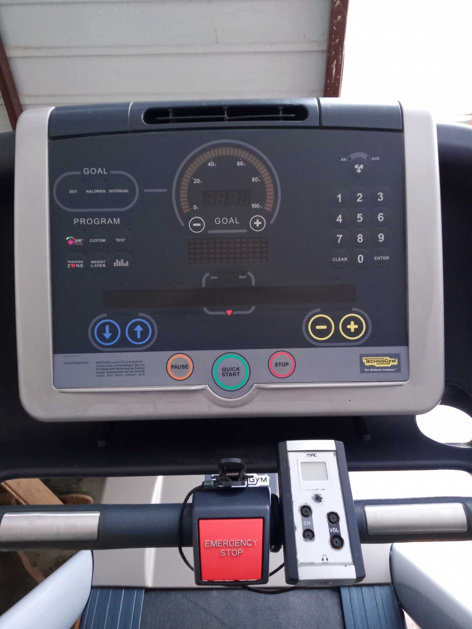 Profesjonalna Bieżnia TechnoGym Excite 700