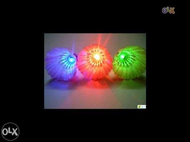_Volante pena lanterna led colorido ganso badminton