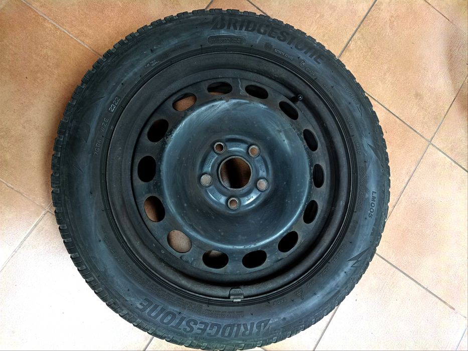 Koła zimowe Audi VW Skoda z felgami 5x112 16 cali opony Bridgestone