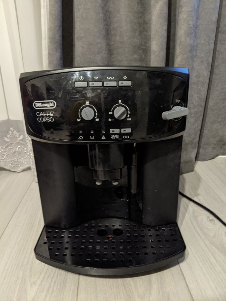 Кавоварка DeLonghi Caffe Corso Black