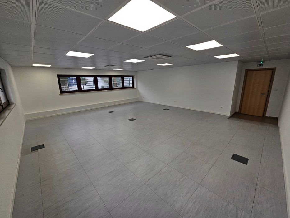 Espaço comercial / Escritório para arrendar