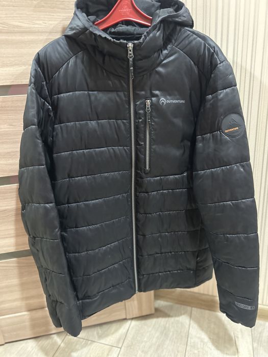 Куртка демісезоння чоловіча в чудовому стані.