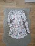 Bluzka damska z długim rękawem longsleeve biały w kwiaty r XS guziczki