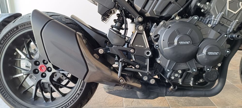 Honda CB1000r NSC Black Edition