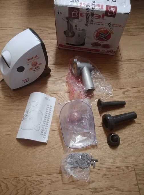 Maszynka do mięsa Tefal NE.411.137 nowa