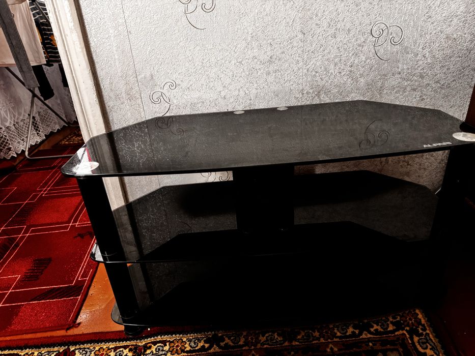 Продам скляну тумбу під телевізор.