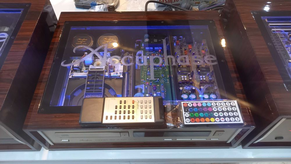 Zestaw Accuphase P-260, C-200X, DP-60, T-105 + regał