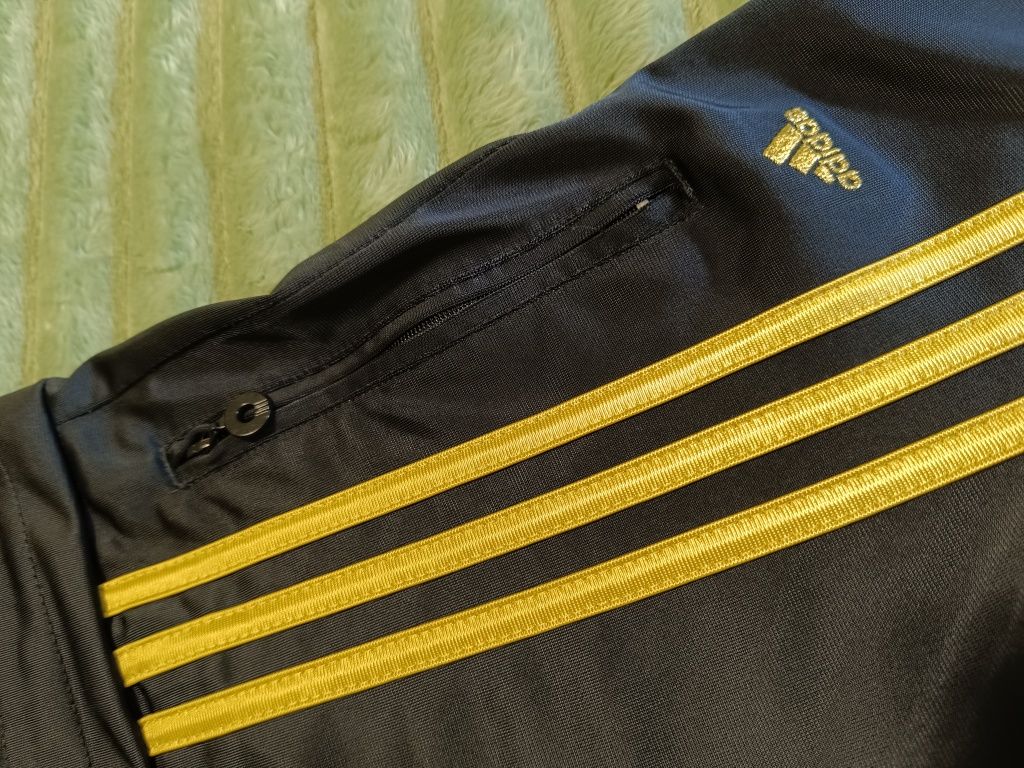 Новий спортивний костюм Adidas