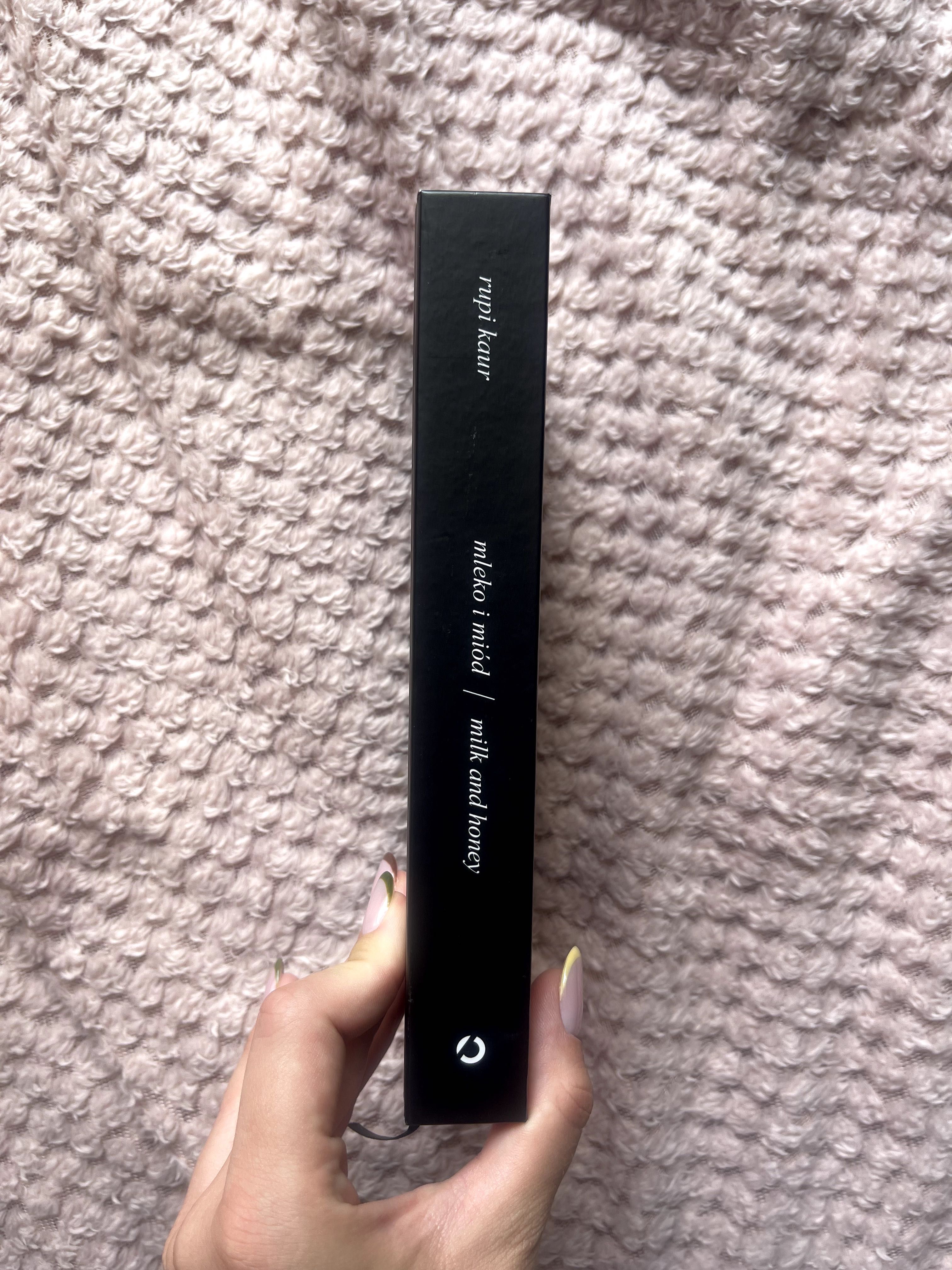 Mleko i miód - Rupi Kaur