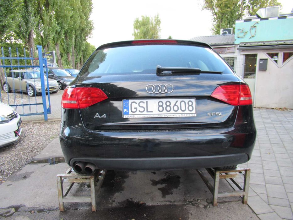Audi A4 b8 1.8 benzyna czarna 2011r piękna nowy rozrząd serwisowany