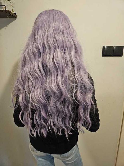 Peruka fioletowa długa falowana 64 cm – cosplay  karnawał  przebranie