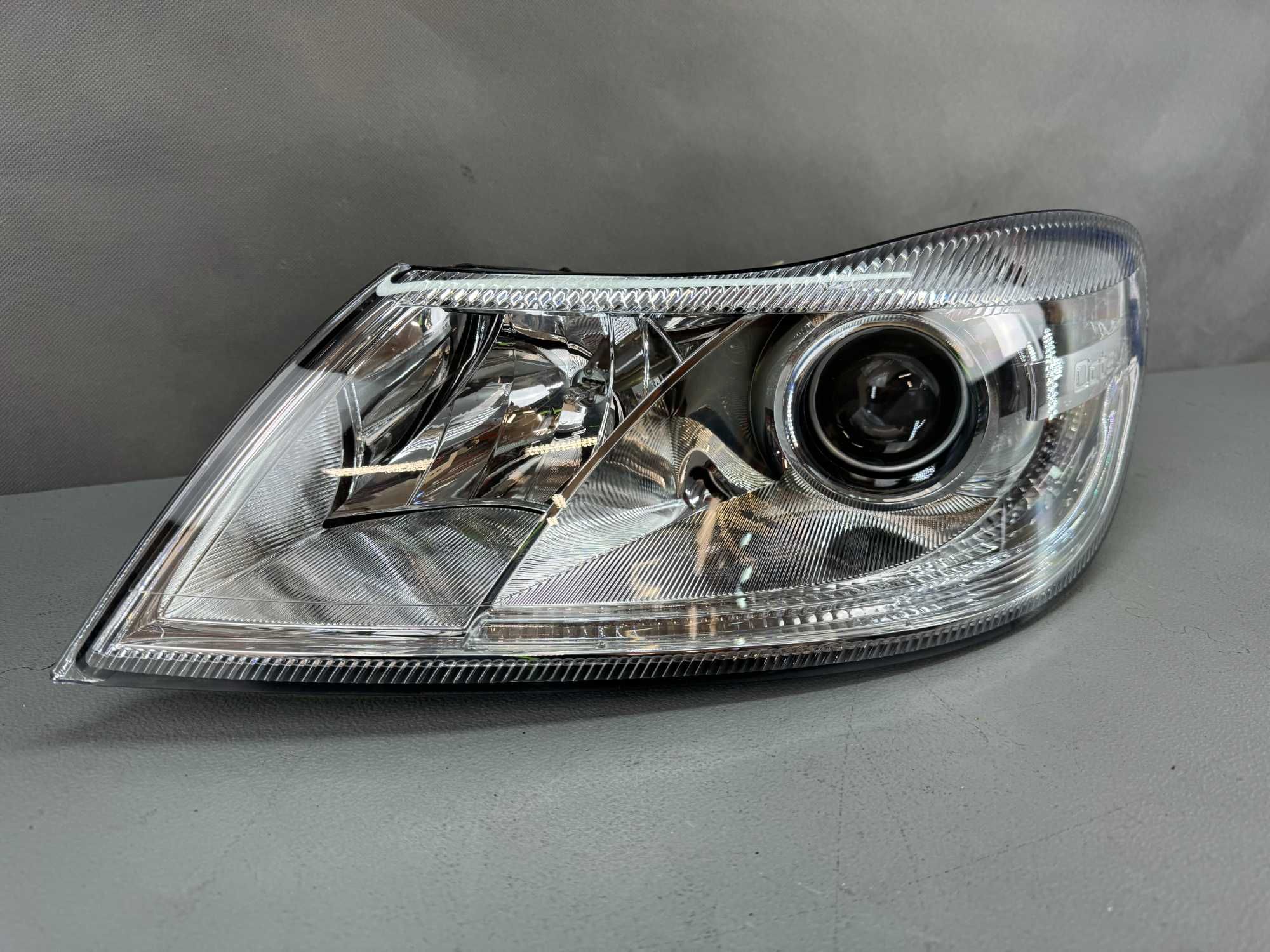 Skoda Octavia 2 II LIFT FL Lampa Przód Przednia Lewa Europa Kompletna