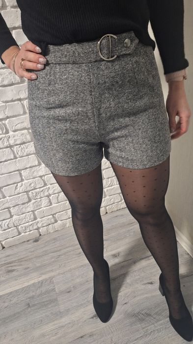 Короткі шорти з пояском