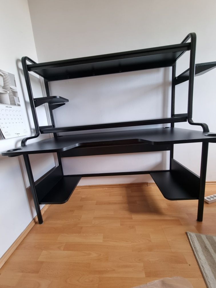 IKEA FREDDE Biurko gamingowe, czarne