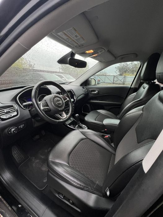 Джип компас латітуде 2020року