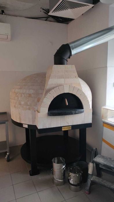 Sprzedam piec do pizzy opalany drewnem CALABRIA