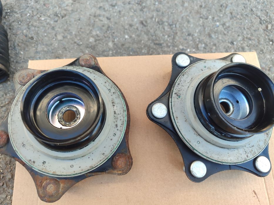 Продам опорні подушки з підшипниками Хонда срв3